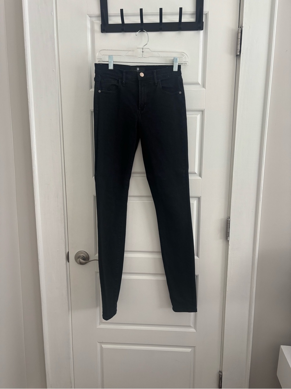 High-Rise Black Skinny Jeans — Women's Sleek Stretch Fit